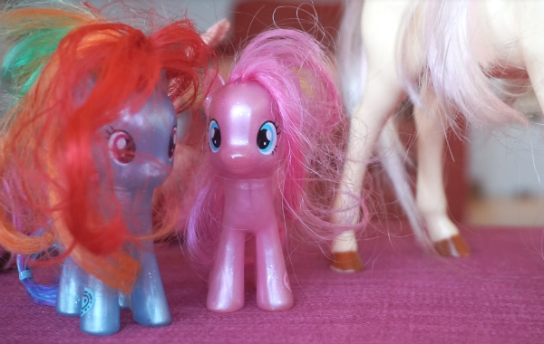 Amningsdagbok del tre. My Little Pony-figurer.